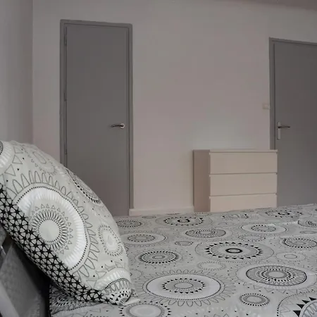 Large 85 M2 Center Apartmán *